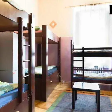 Zodiakus Hostel *